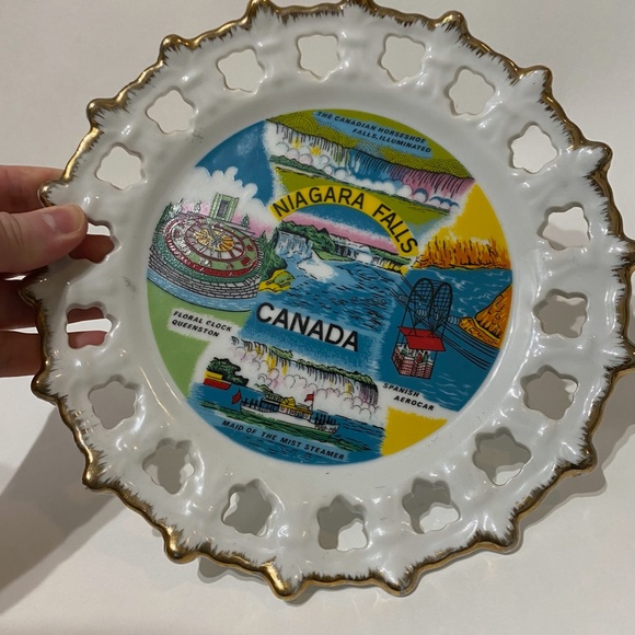 Vintage Colourful Niagara Falls Souvenir Plate - Picture 3 of 4